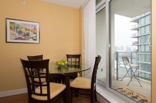 Photo 4: 805 1833 CROWE Street in Vancouver: False Creek Condo for sale in "THE FOUNDRY" (Vancouver West)  : MLS®# R2120097