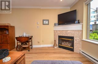 Photo 9: 2 33 Songhees Rd NW in Victoria: House for sale : MLS®# 952925