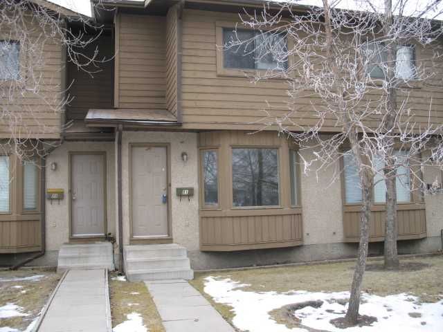 Main Photo: 91 FALSHIRE Terrace NE in CALGARY: Falconridge Townhouse for sale (Calgary)  : MLS®# C3546557
