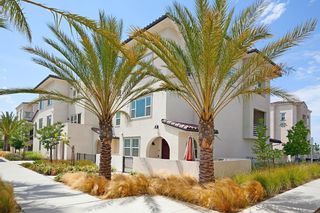 Photo 1: CHULA VISTA Townhouse for sale : 4 bedrooms : 5200 Calle Rockfish #97 in San Diego