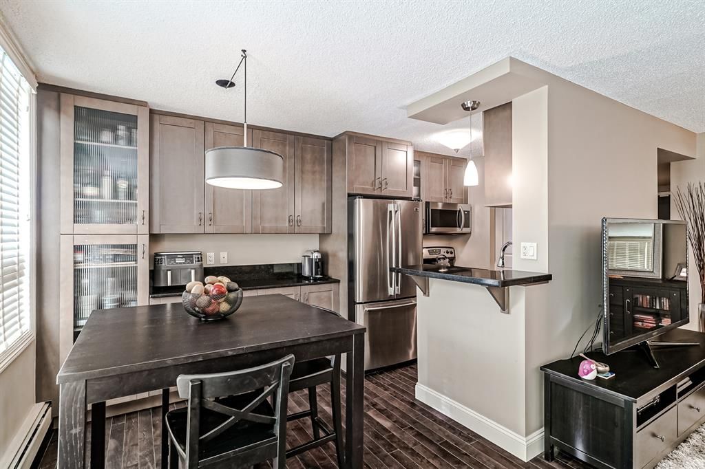 Main Photo: 1005 733 14 Avenue SW in Calgary: Beltline Apartment for sale : MLS®# A2011947