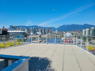 Photo 9: 1803 1708 ONTARIO Street in Vancouver: Mount Pleasant VE Condo for sale in "PINNACLE ON THE PARK" (Vancouver East)  : MLS®# R2804373