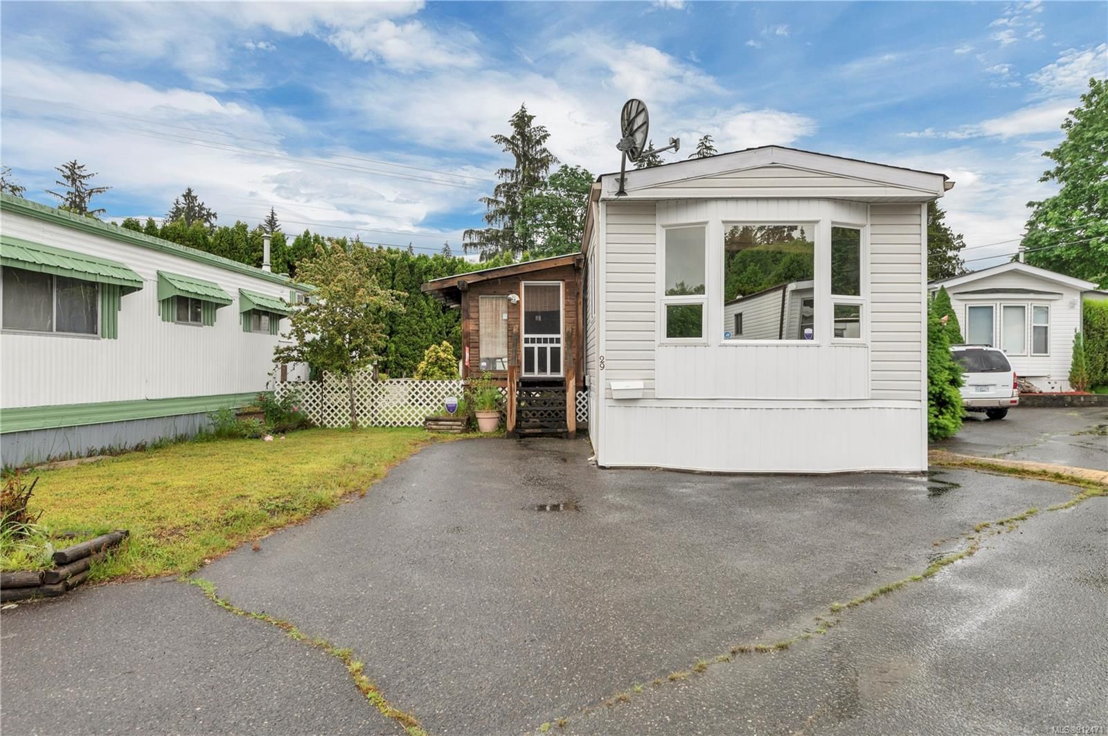 Main Photo: 29 951 Homewood Rd in Campbell River: CR Campbell River Central Manufactured Home for sale : MLS®# 912471