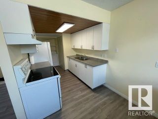 Photo 9: 1430 LAKEWOOD Road in Edmonton: Zone 29 Carriage for sale : MLS®# E4382125