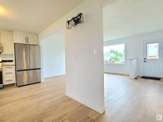 Photo 5: 10545 162 Street in Edmonton: Zone 21 House for sale : MLS®# E4394971