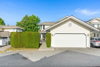 Photo 1: 40 8737 212 Street in Langley: Walnut Grove Townhouse for sale in "CHARTWELL GREEN" : MLS®# R2783434
