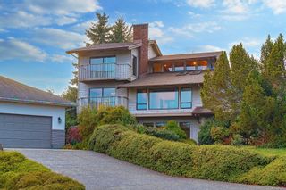 Photo 1: 2323 Hollyhill Pl in Saanich: SE Arbutus House for sale (Saanich East)  : MLS®# 949521