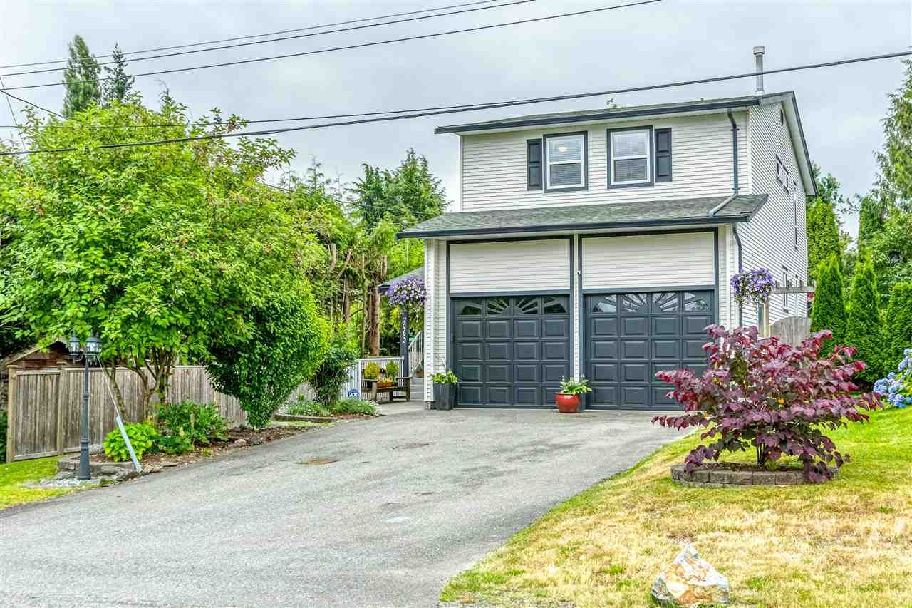 Main Photo: 26782 30 Avenue in Langley: Aldergrove Langley House for sale : MLS®# R2410257