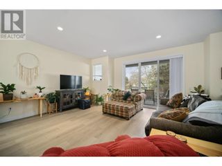 Photo 9: 1275 Brookside Avenue Unit# 1 in Kelowna: House for sale : MLS®# 10309928