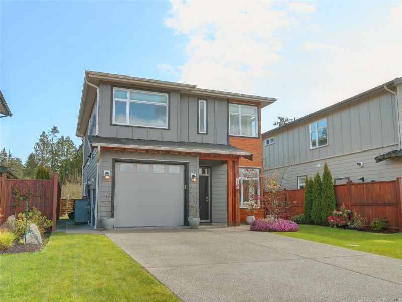 FEATURED LISTING: 2169 Deerbrush Cres North Saanich