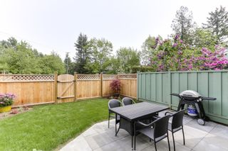 Photo 3: 3 9994 149 Street in Surrey: Guildford Townhouse for sale in "TALL TIMBERS" (North Surrey)  : MLS®# R2369624