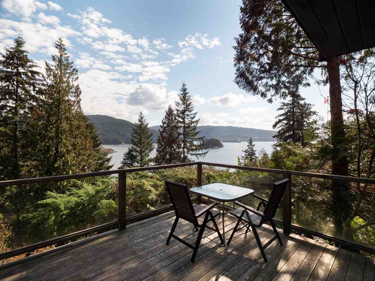 Photo 6: Photos: 4802 STRATHCONA Road in North Vancouver: Deep Cove House for sale in "The Cove" : MLS®# R2411847