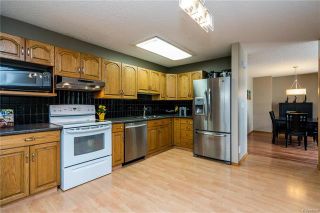 Photo 2: 2 Clerkenwell Bay in Winnipeg: River Park South Residential for sale (2F)  : MLS®# 1811508