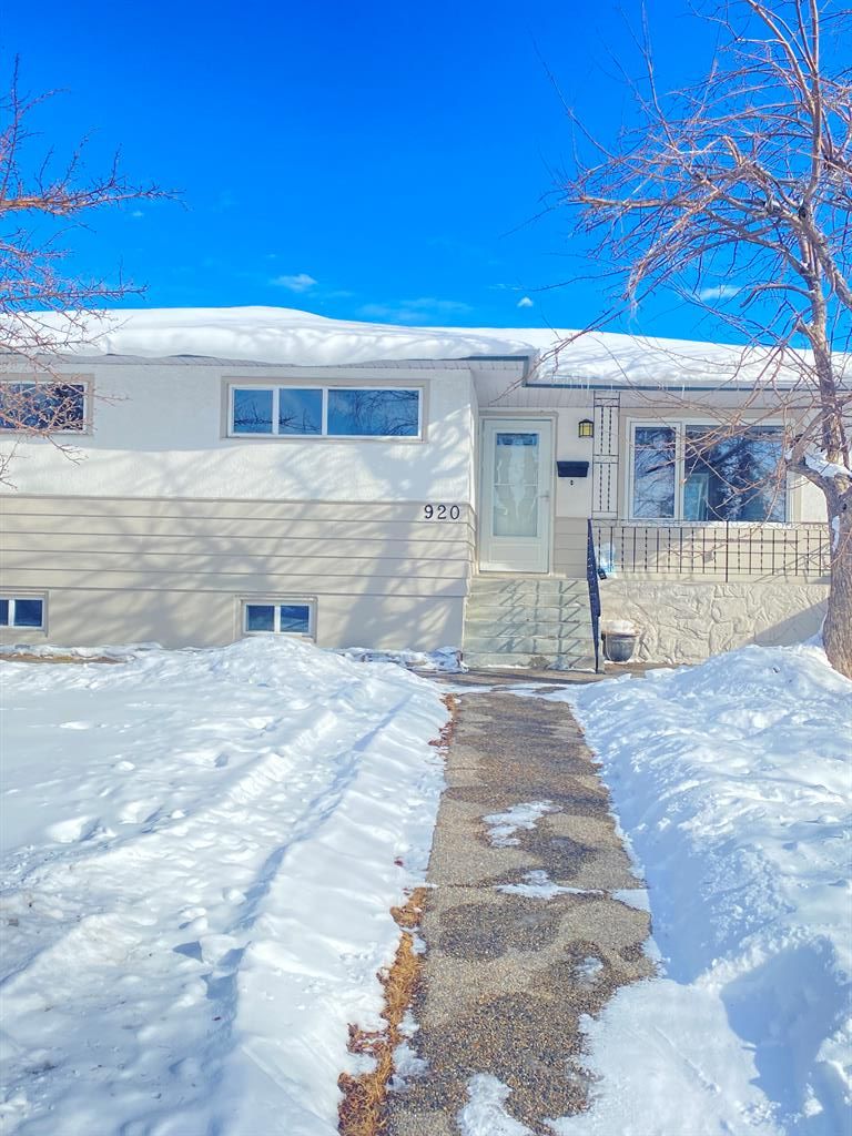Main Photo: 920 18 Street NE in Calgary: Mayland Heights Detached for sale : MLS®# A2027601