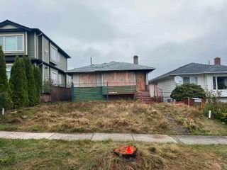 Photo 2: 3073 E 3RD Avenue in Vancouver: Renfrew VE House for sale (Vancouver East)  : MLS®# R2821466