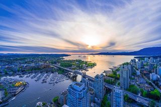 Photo 3: 5601 1480 HOWE Street in Vancouver: Yaletown Condo for sale in "VANCOUVER HOUSE" (Vancouver West)  : MLS®# R2831415