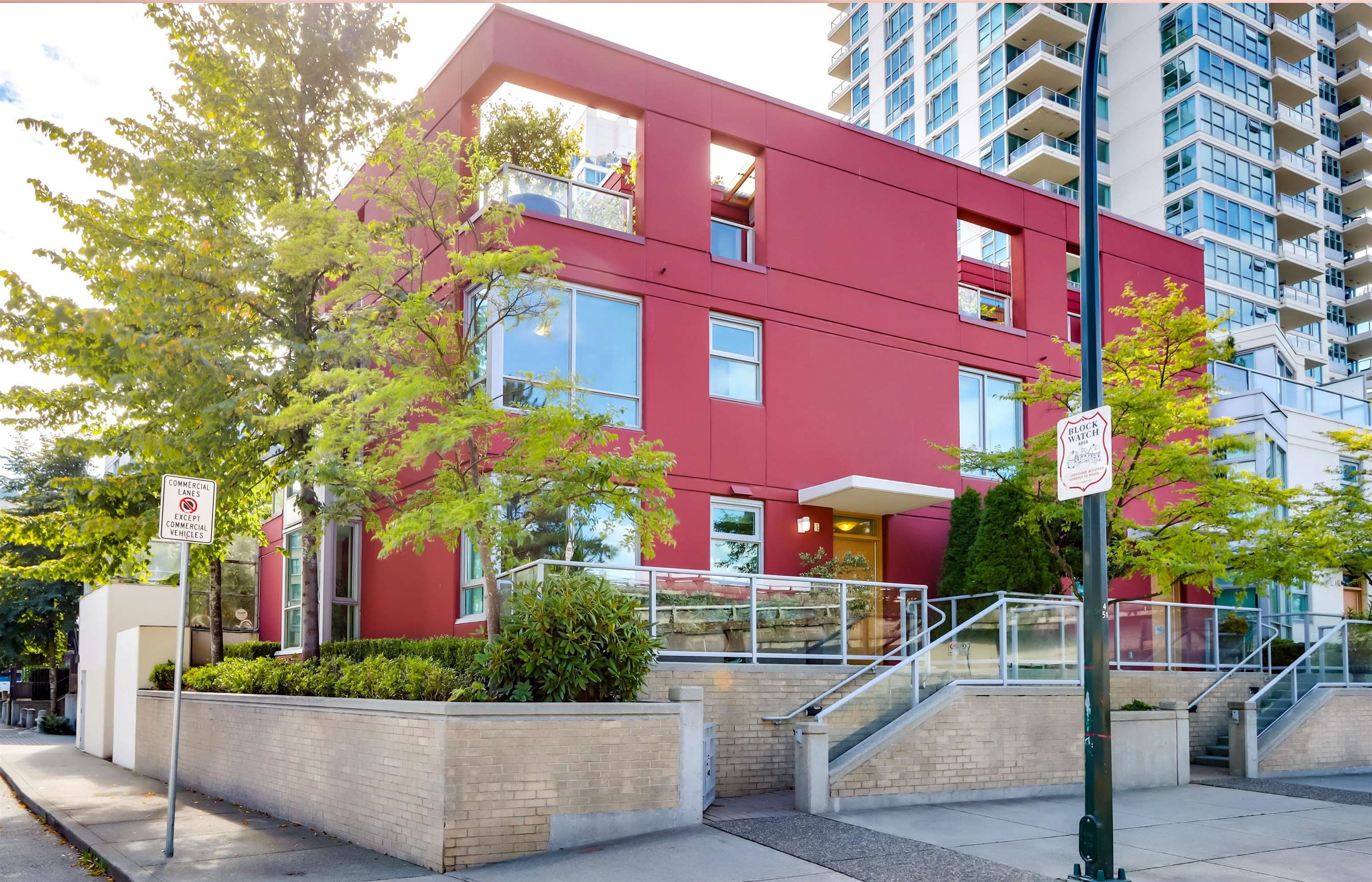 Main Photo: 168 PRIOR Street in Vancouver: Downtown VE Townhouse for sale in "CREEKSIDE" (Vancouver East)  : MLS®# R2746545