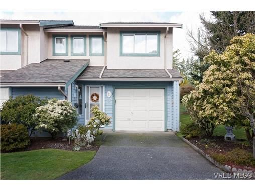 Main Photo: 1 515 Mount View Ave in VICTORIA: Co Hatley Park Row/Townhouse for sale (Colwood)  : MLS®# 664892
