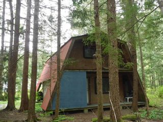 Photo 5: 2704 SMITH Road in Bella Coola: Bella Coola/Hagensborg House for sale (Williams Lake (Zone 27))  : MLS®# R2688088