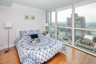 Photo 9: 1402 907 BEACH Avenue in Vancouver: Yaletown Condo for sale in "Coral Court on Beach Avenue" (Vancouver West)  : MLS®# R2196740