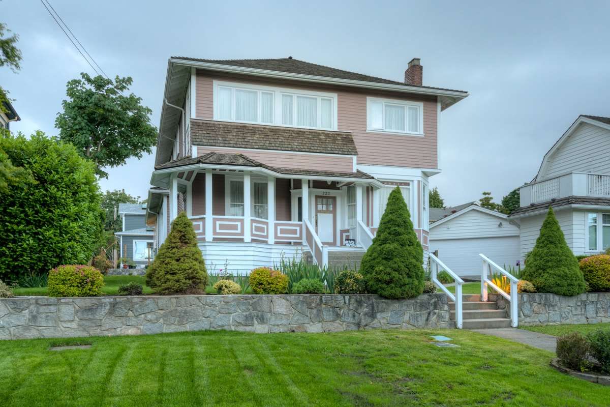 Main Photo: 223 QUEENS Avenue in New Westminster: Queens Park House for sale in "QUEENS PARK" : MLS®# R2114172