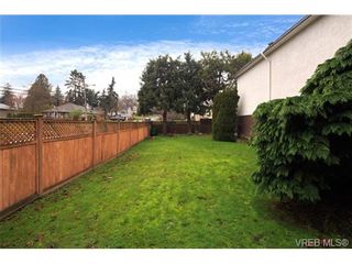 Photo 2: 1 3281 Linwood Ave in VICTORIA: SE Maplewood Row/Townhouse for sale (Saanich East)  : MLS®# 689397