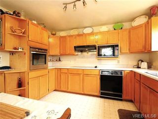 Photo 7: 24 Quincy St in VICTORIA: VR Hospital House for sale (View Royal)  : MLS®# 669216