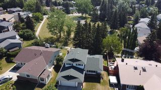 Photo 3: 6012 Dalcastle Crescent NW in Calgary: Dalhousie Detached for sale : MLS®# A1241995