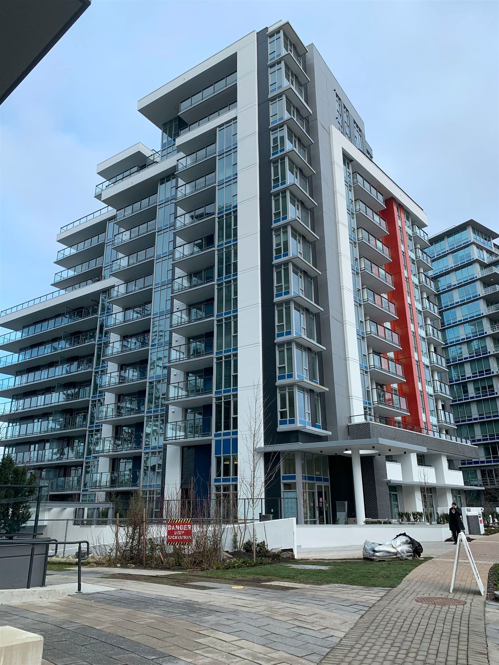 Main Photo: 702 8940 UNIVERSITY Crescent in Burnaby: Simon Fraser Univer. Condo for sale in "TERRACES AT THE PEAK" (Burnaby North)  : MLS®# R2723542