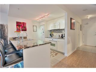Photo 5: 905 788 HAMILTON Street in Vancouver: Downtown VW Condo for sale (Vancouver West)  : MLS®# V1043818