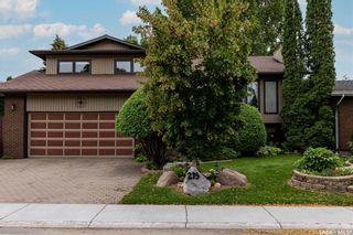 Photo 1: 215 Girgulis Court in Saskatoon: Silverwood Heights Residential for sale : MLS®# SK916243
