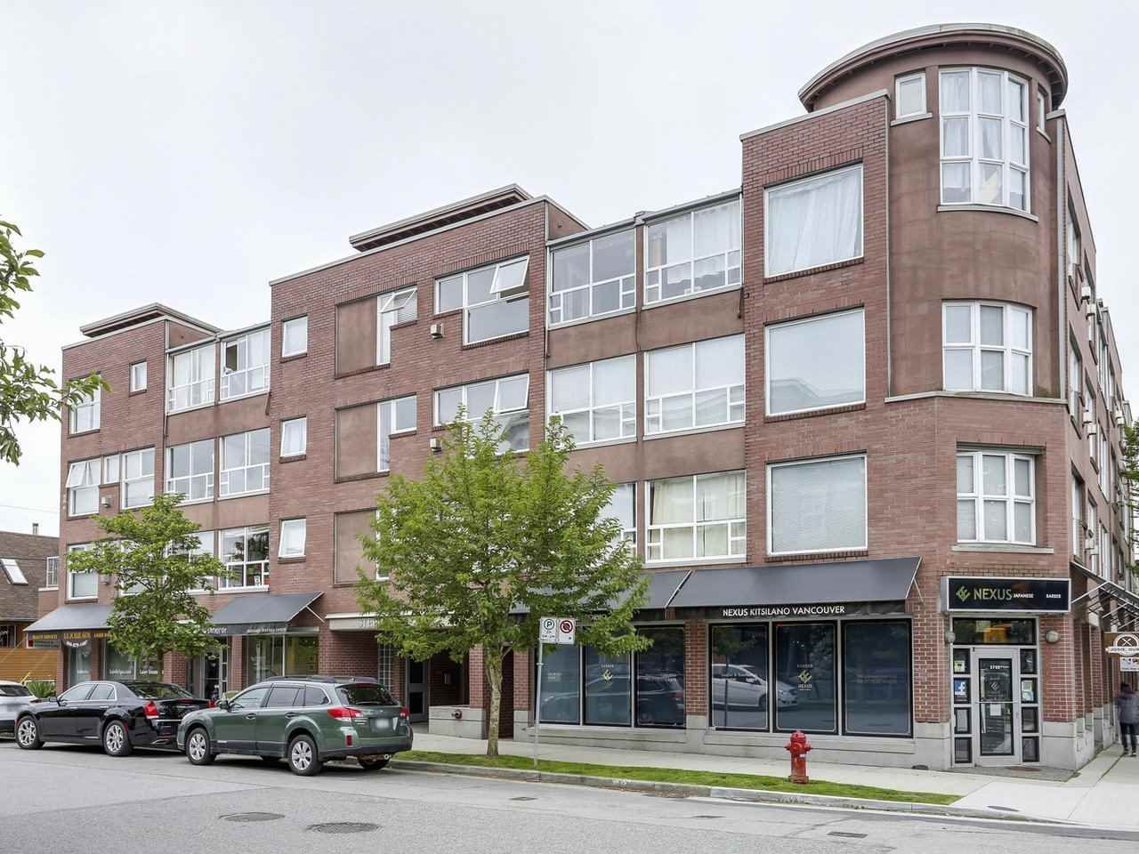 Main Photo: 406 2025 STEPHENS Street in Vancouver: Kitsilano Condo for sale in "Stephens Court" (Vancouver West)  : MLS®# R2178000