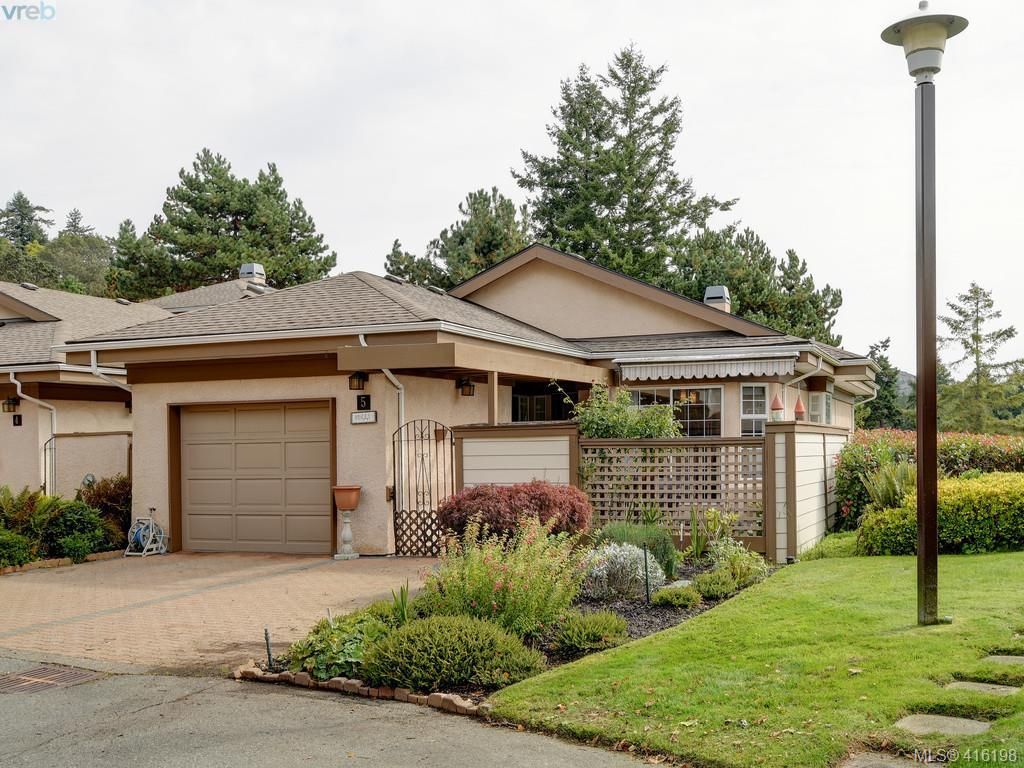 Main Photo: 5 901 Kentwood Lane in VICTORIA: SE Broadmead Row/Townhouse for sale (Saanich East)  : MLS®# 825659