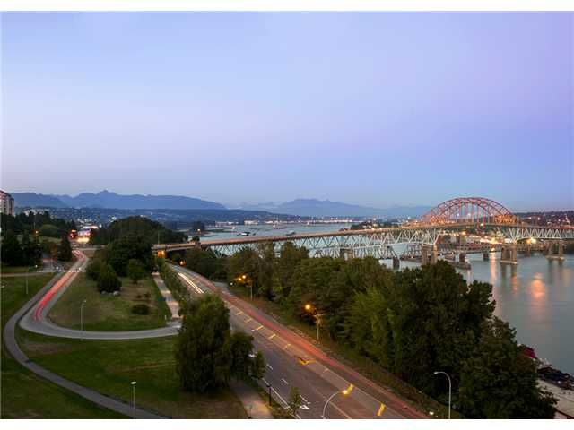 Main Photo: # 802 125 COLUMBIA ST in New Westminster: Downtown NW Condo for sale