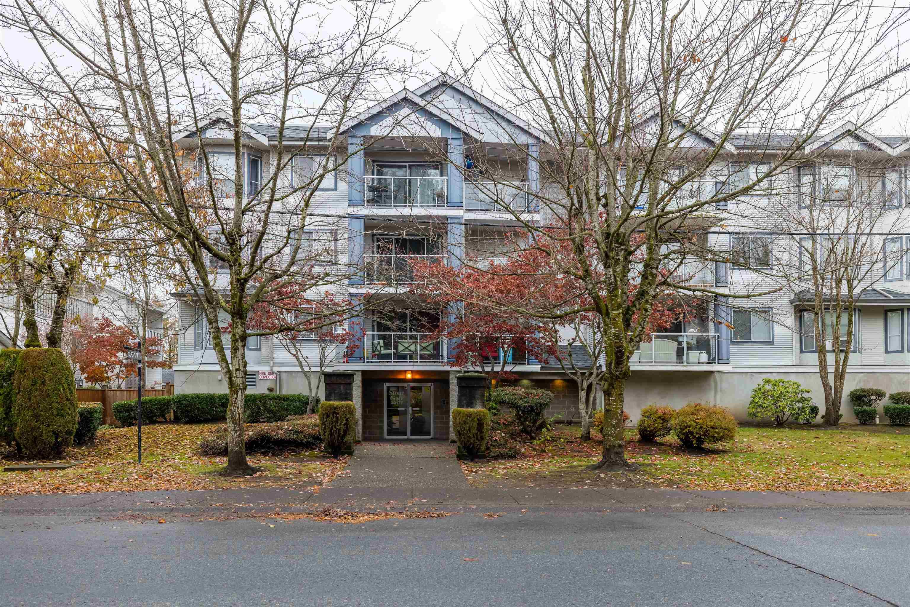 Main Photo: 207 20177 54A Avenue in Langley: Langley City Condo for sale in "StoneGate" : MLS®# R2740686
