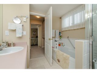 Photo 15: 202 2963 NELSON Place in Abbotsford: Central Abbotsford Condo for sale in "Bramblewoods" : MLS®# R2071710