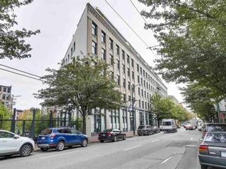 Photo 2: 210 55 E CORDOVA Street in Vancouver: Downtown VE Condo for sale in "KORET LOFTS" (Vancouver East)  : MLS®# R2569559