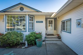 Photo 4: 2201 Bolt Ave in Comox: CV Comox (Town of) House for sale (Comox Valley)  : MLS®# 885528