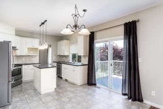 Photo 3: 35487 STRATHCONA Court in Abbotsford: Abbotsford East House for sale : MLS®# R2705327