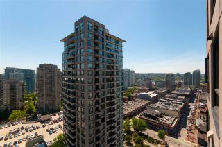 Photo 3: 2208 928 HOMER Street in Vancouver: Yaletown Condo for sale in "Yaletown Park" (Vancouver West)  : MLS®# R2373790