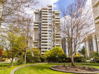 Photo 1: 1206 4300 MAYBERRY Street in Burnaby: Metrotown Condo for sale in "Times Square" (Burnaby South)  : MLS®# R2684746