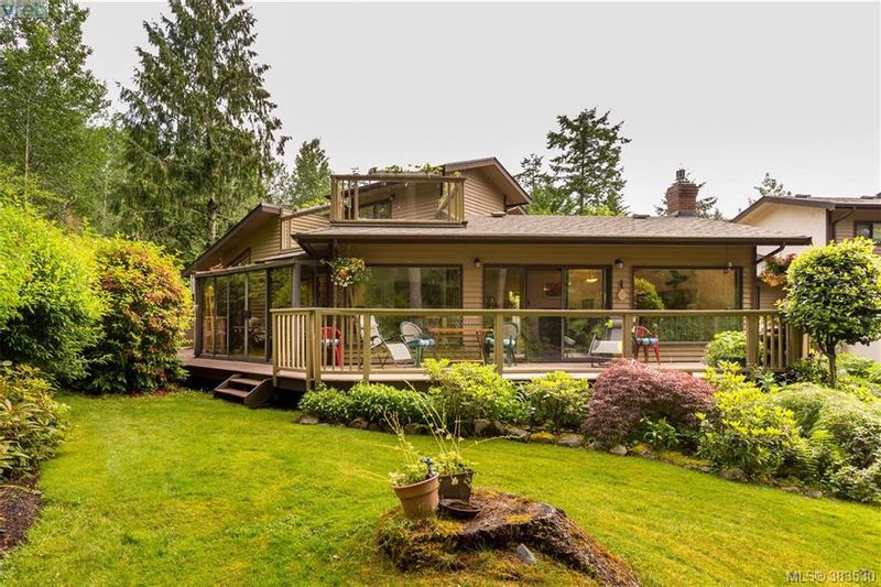 FEATURED LISTING: 15 - 1255 Wain Rd NORTH SAANICH