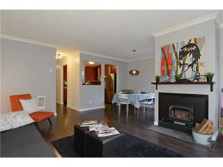Photo 2: 43 900 W 17TH Street in North Vancouver: Hamilton Townhouse for sale in "FOXWOOD HILLS" : MLS®# V971777