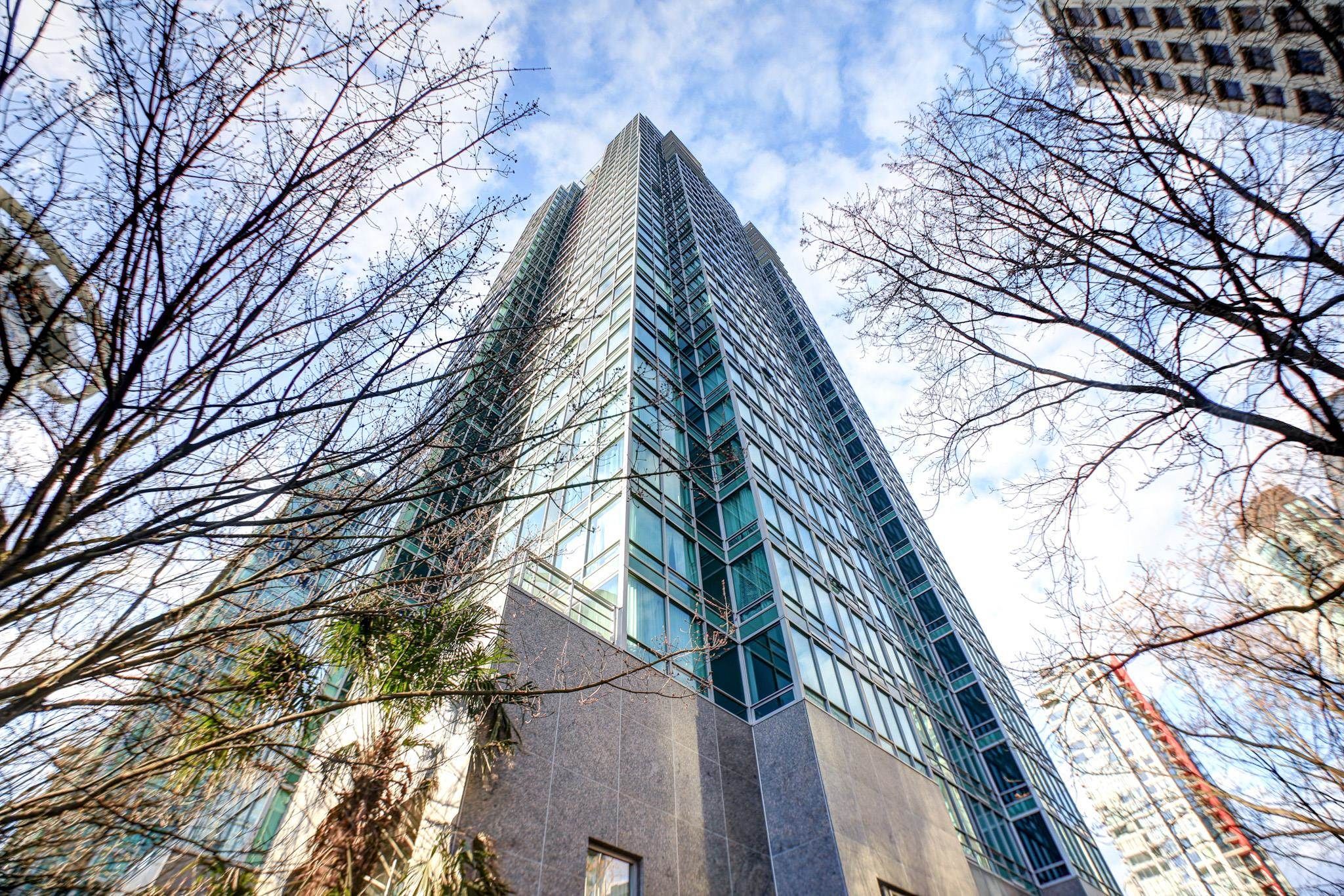 Main Photo: 2004 1200 W GEORGIA Street in Vancouver: West End VW Condo for sale (Vancouver West)  : MLS®# R2670884