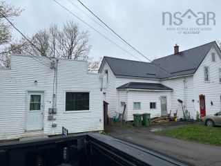 Photo 1: 95 Church Street in Springhill: 102S-South of Hwy 104, Parrsboro Multi-Family for sale (Northern Region)  : MLS®# 202227685