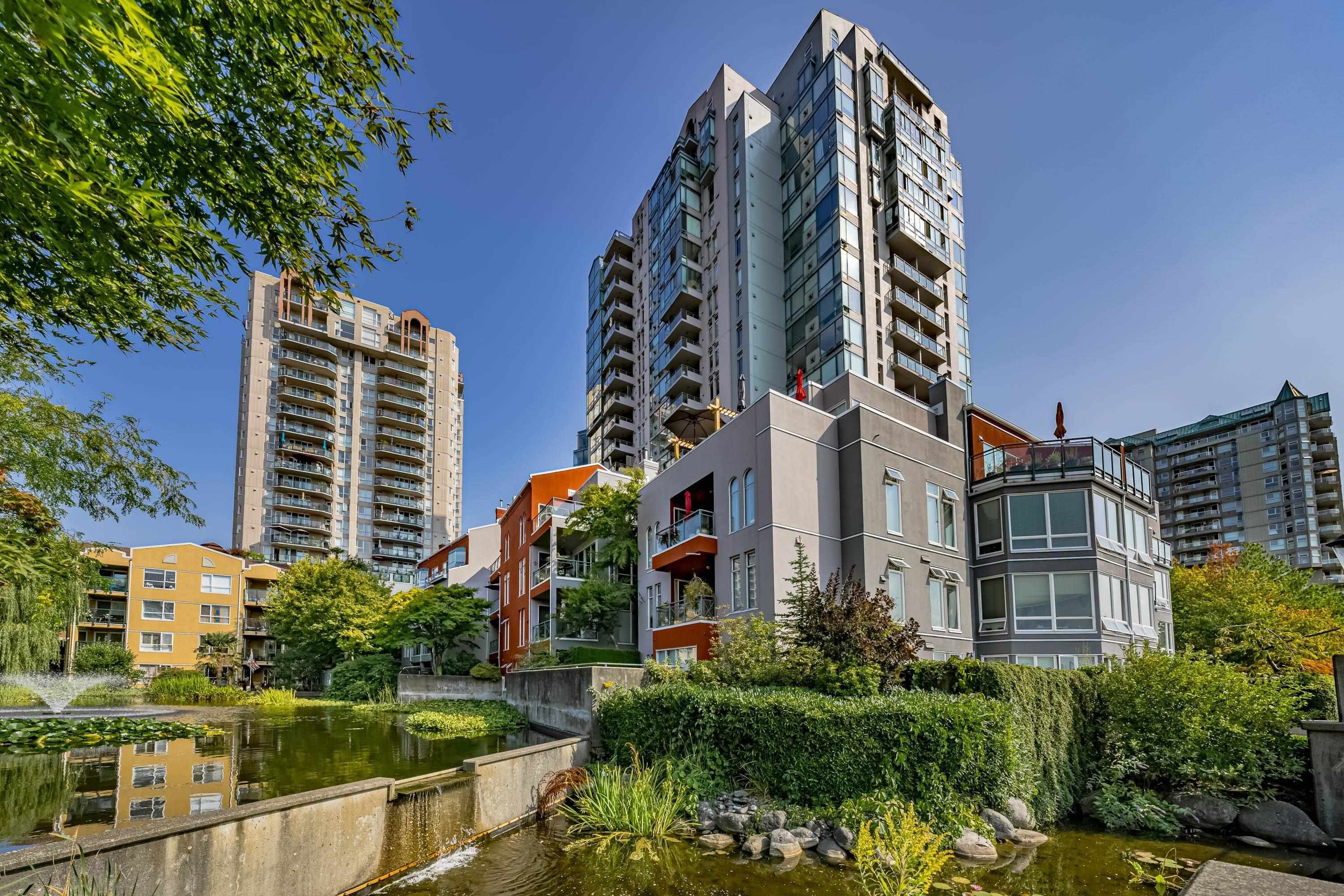 Main Photo: 706 8 LAGUNA Court in New Westminster: Quay Condo for sale in "THE EXCELSIOR" : MLS®# R2735953