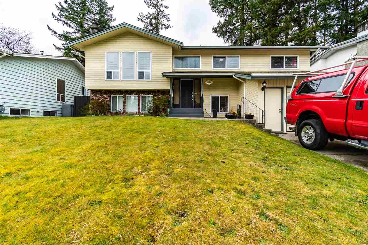 Main Photo: 3077 MOUAT Drive in Abbotsford: Abbotsford West House for sale : MLS®# R2562723