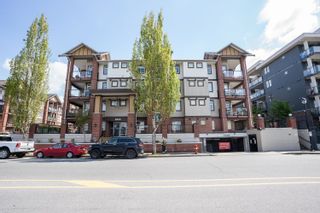 Photo 1: 309 5650 201A Street in Langley: Langley City Condo for sale in "Paddington Station" : MLS®# R2777556