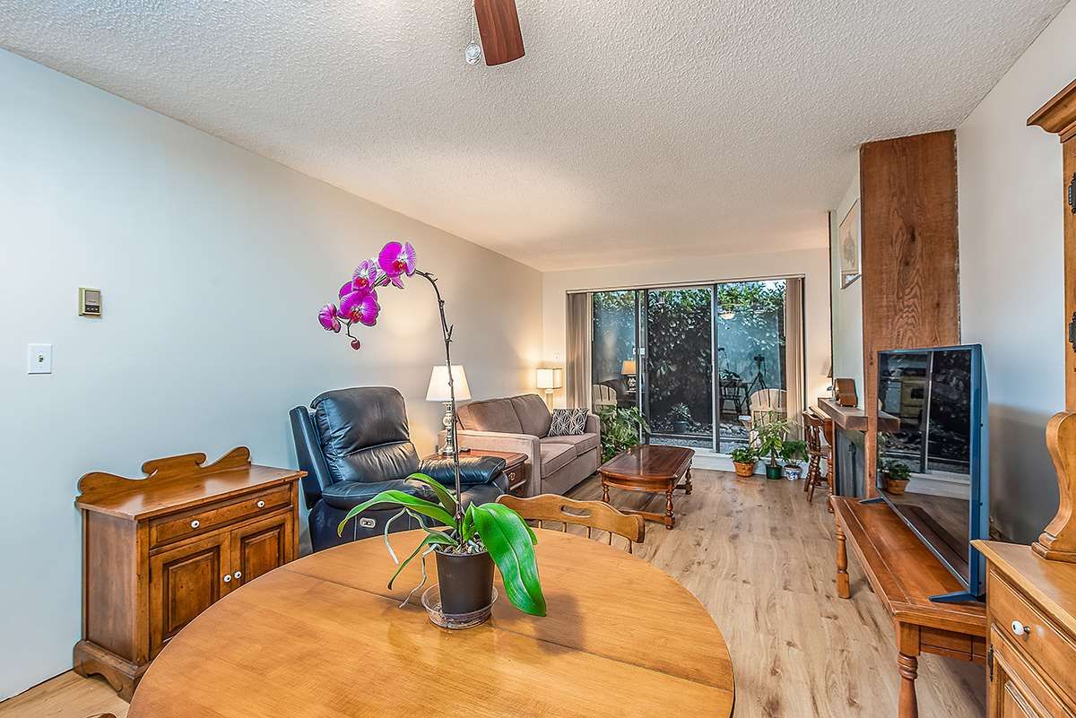 Photo 3: Photos: 104 110 SEVENTH Street in New Westminster: Uptown NW Condo for sale in "Villa Monterey" : MLS®# R2522449