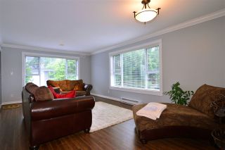 Photo 2: 104 1378 GEORGE Street: White Rock Condo for sale in "FRANKLIN PLACE" (South Surrey White Rock)  : MLS®# R2371327